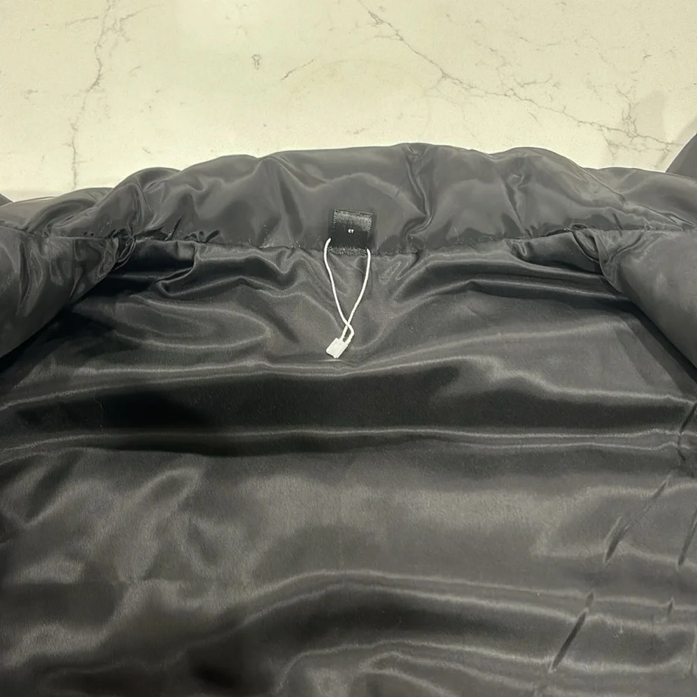 Shein puffervest size xs - Picture 3 of 5